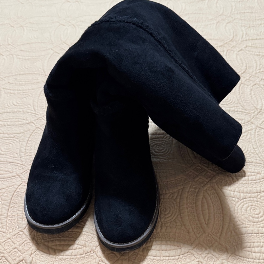 Olivia Miller Black Winter Boots - Picture 2 of 5